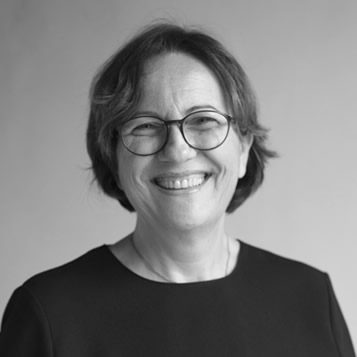 Pilar Oliver, Oliver Coll