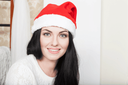 Sonrisa brillante con tu blanqueamiento dental esta Navidad