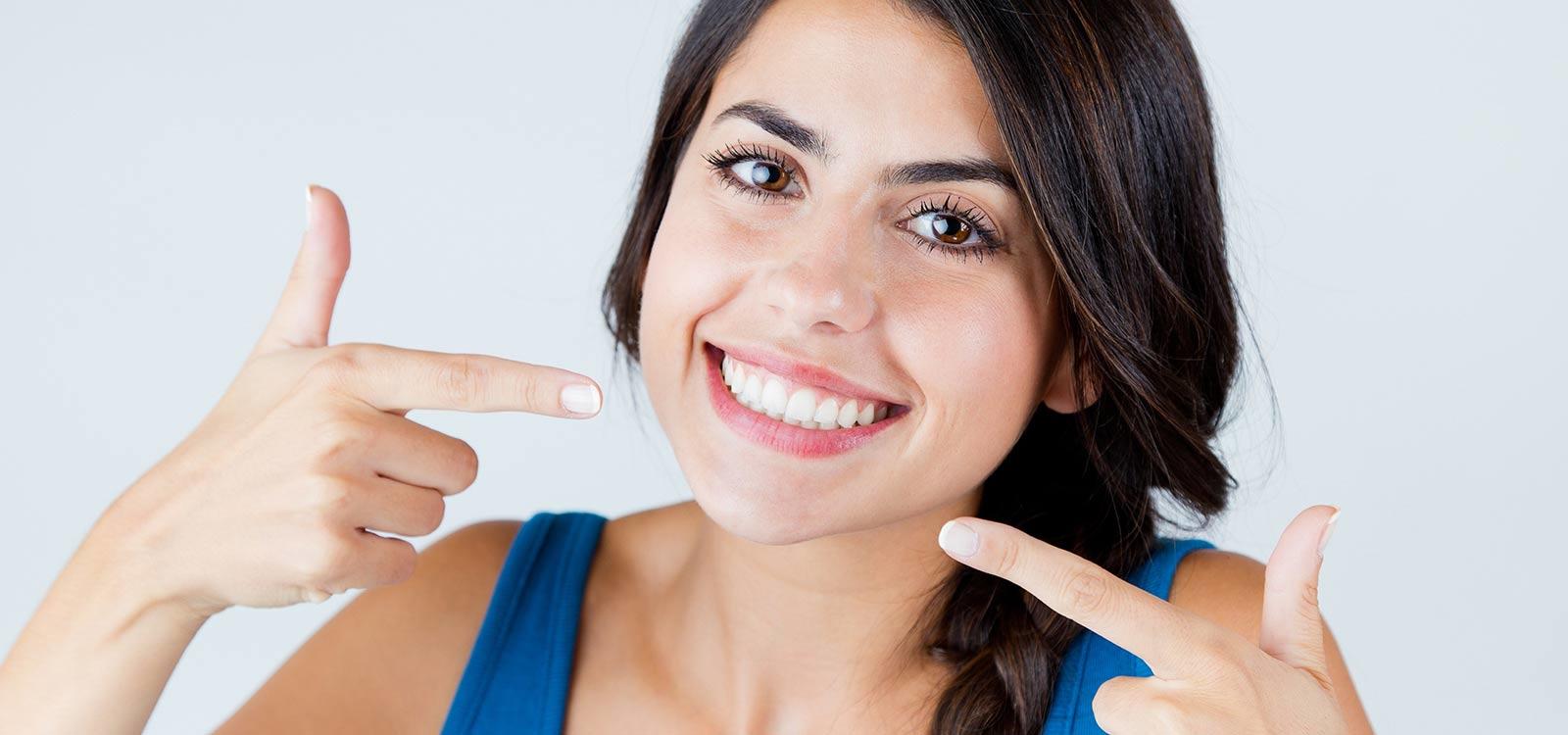 Carillas dentales, Oliver Coll